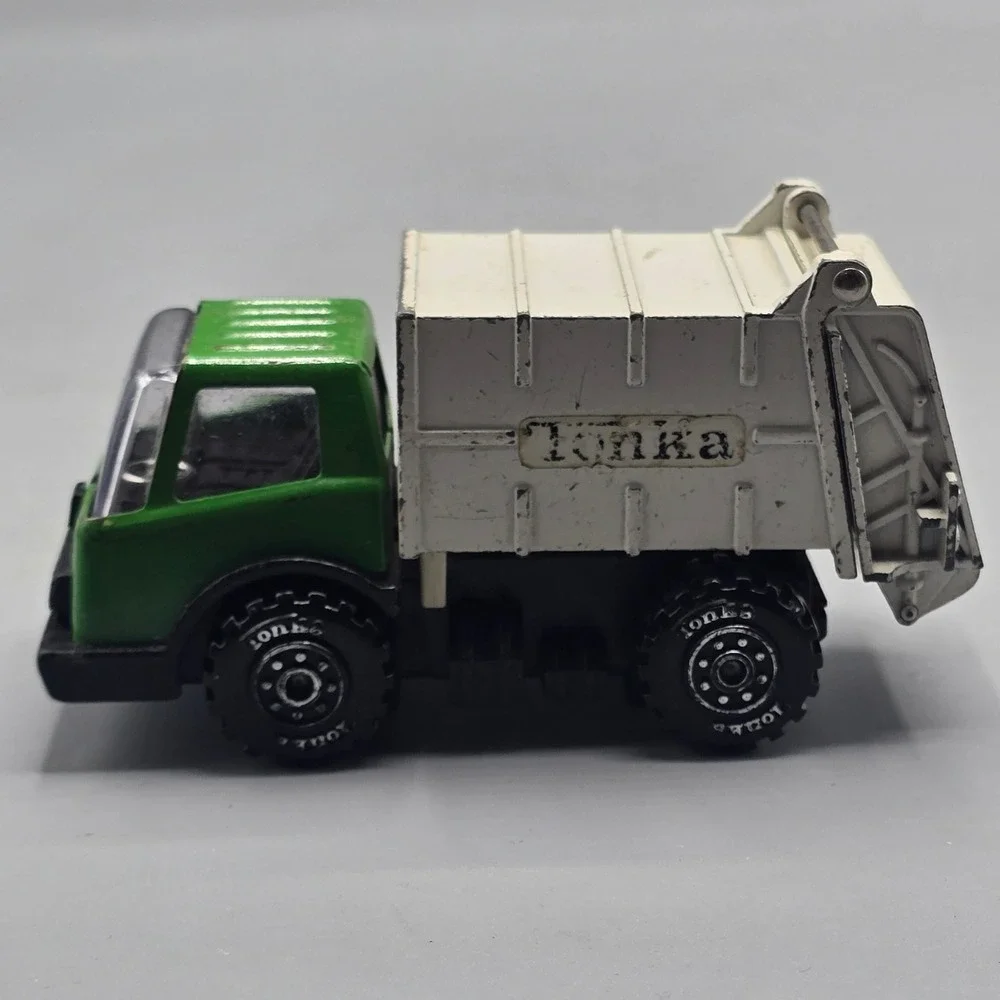 Vintage Tonka Diecast Garbage Truck Green White Made in Japan Toy Vehicle